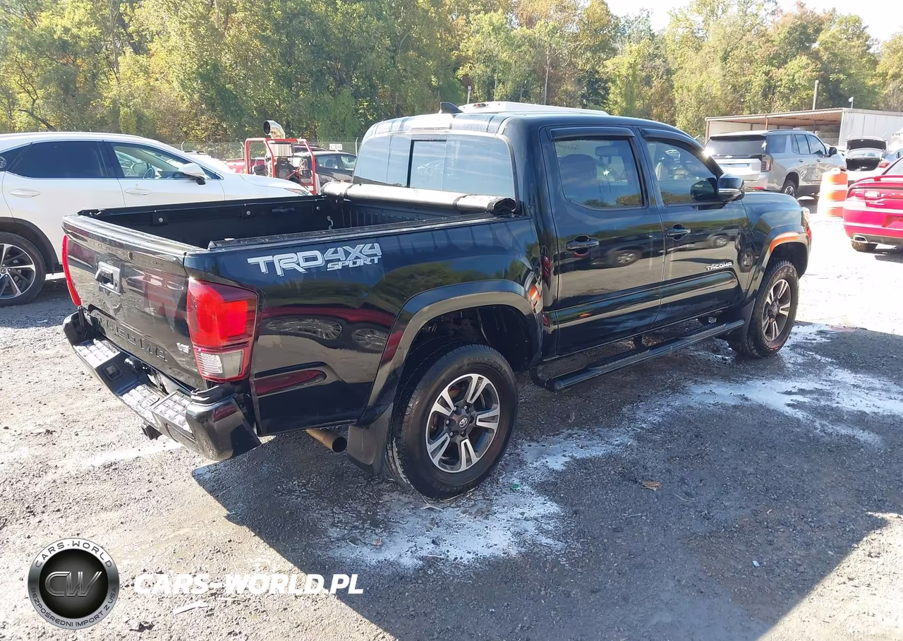 2018 Toyota Tacoma Trd Sport VIN:3TMCZ5AN5JM182125 - 4