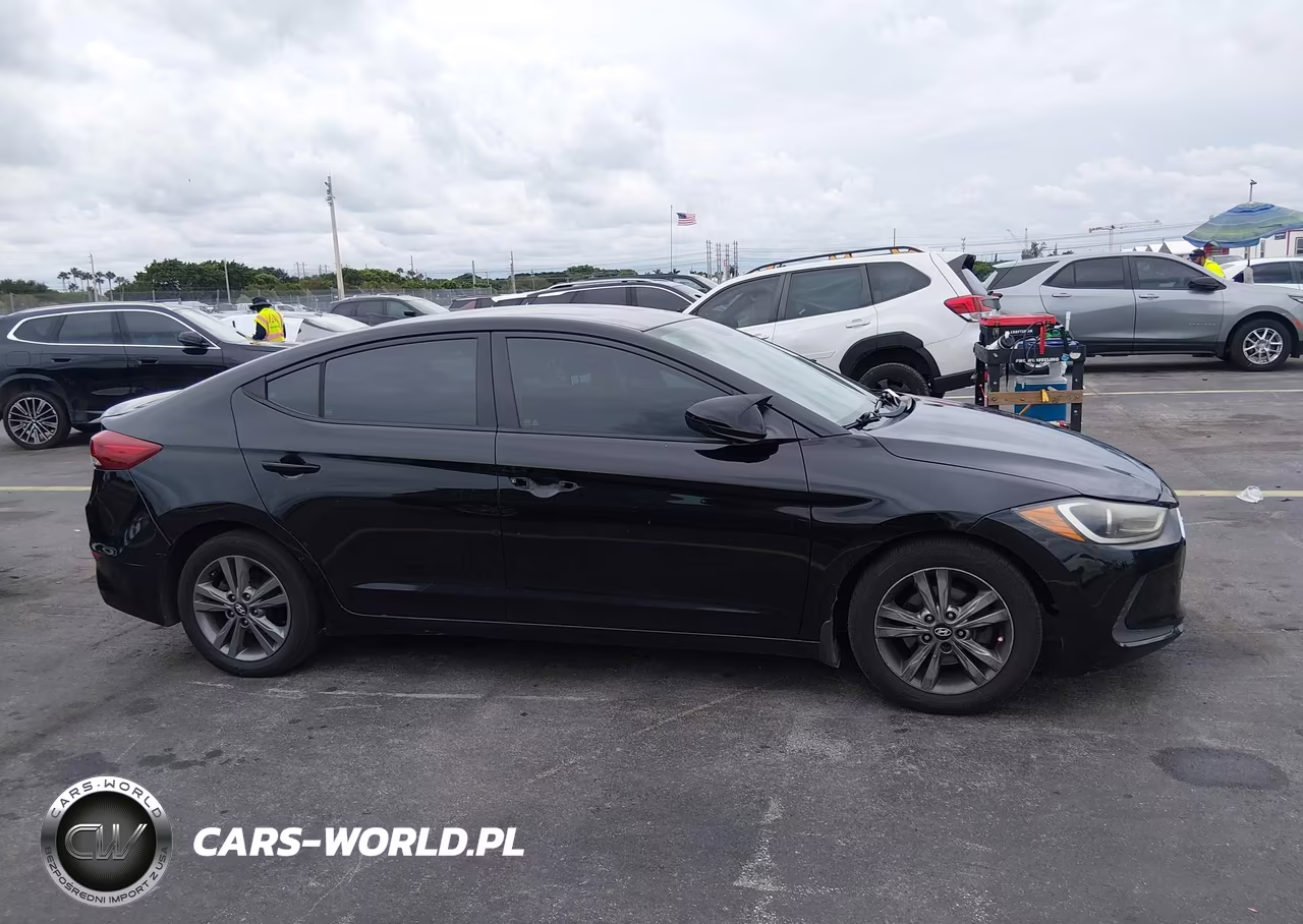 2018 Hyundai Elantra Sel VIN:5NPD84LF5JH272016 - 14