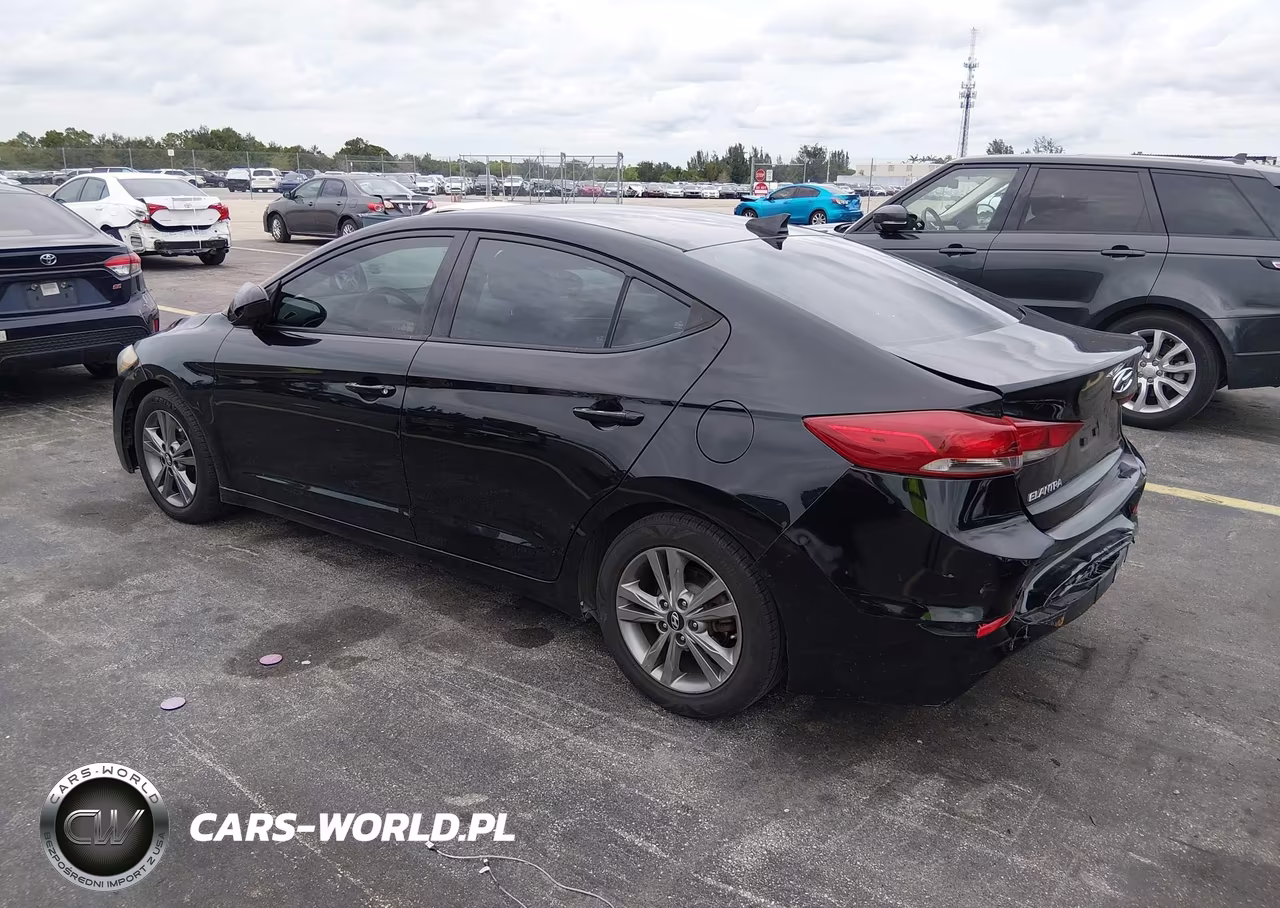 2018 Hyundai Elantra Sel VIN:5NPD84LF5JH272016 - 3