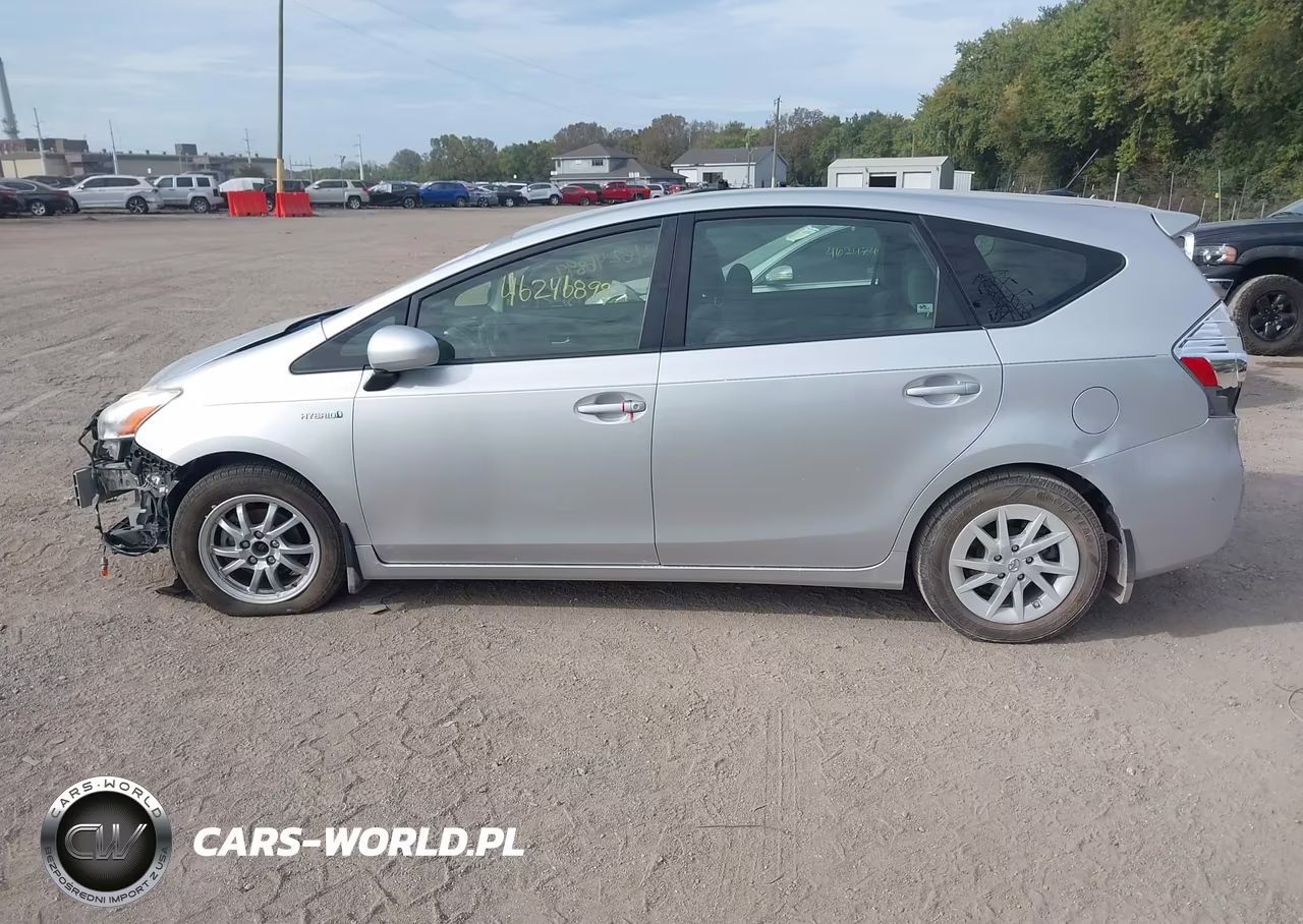 2012 Toyota Prius V Three VIN:JTDZN3EU8C3134389 - 14