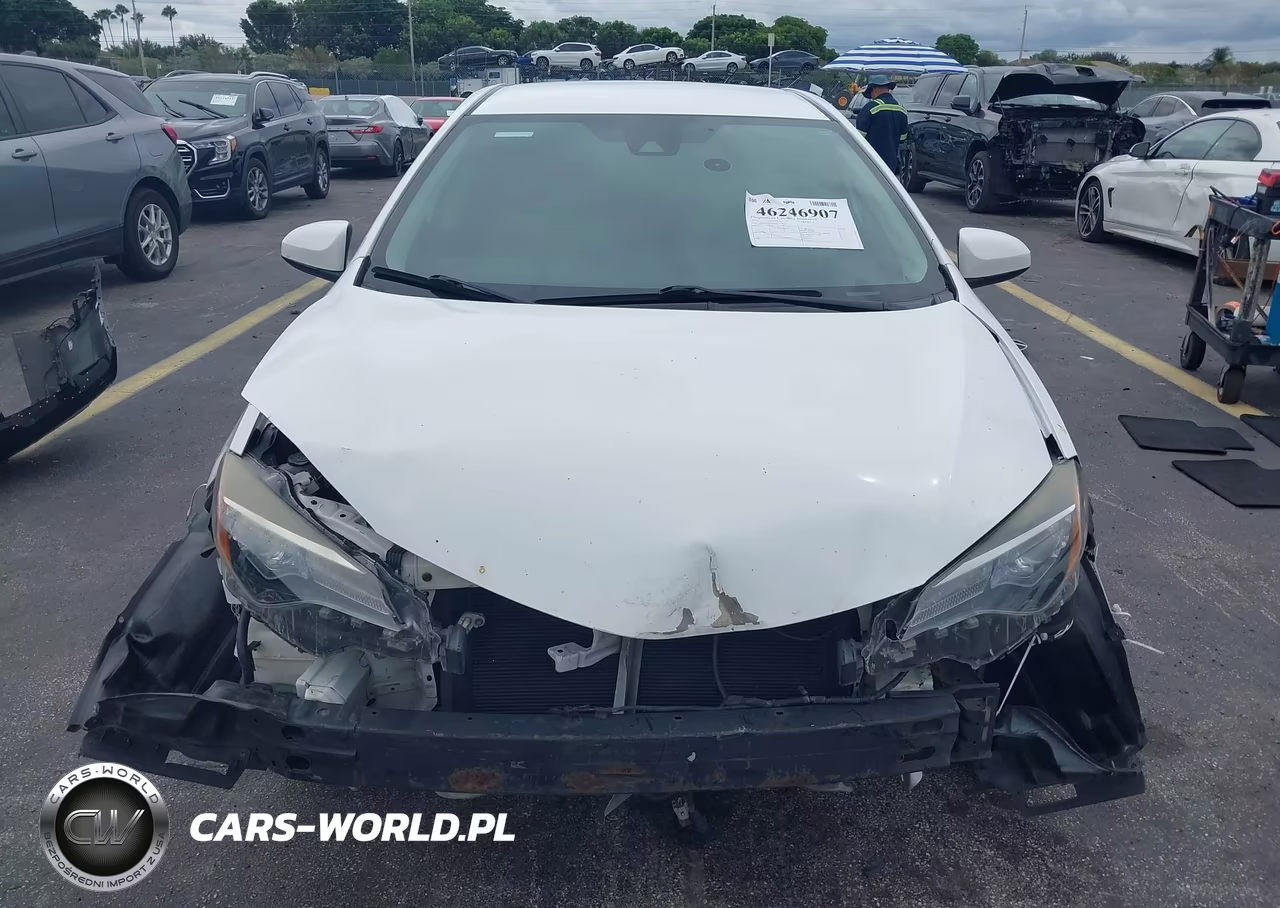 2017 Toyota Corolla Le VIN:5YFBURHE1HP653276 - 13