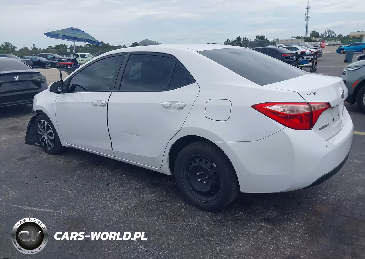 2017 Toyota Corolla Le VIN:5YFBURHE1HP653276 - 3