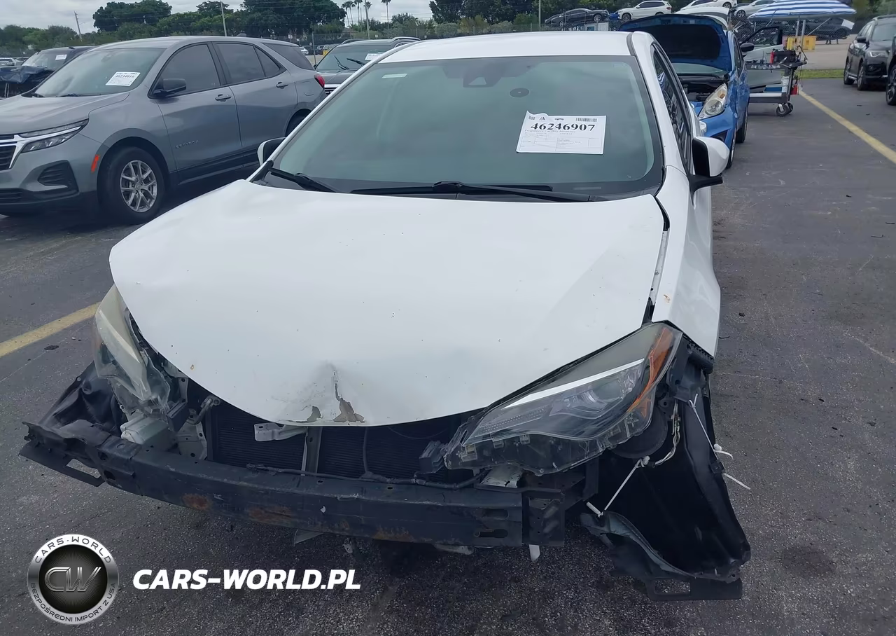 2017 Toyota Corolla Le VIN:5YFBURHE1HP653276 - 6