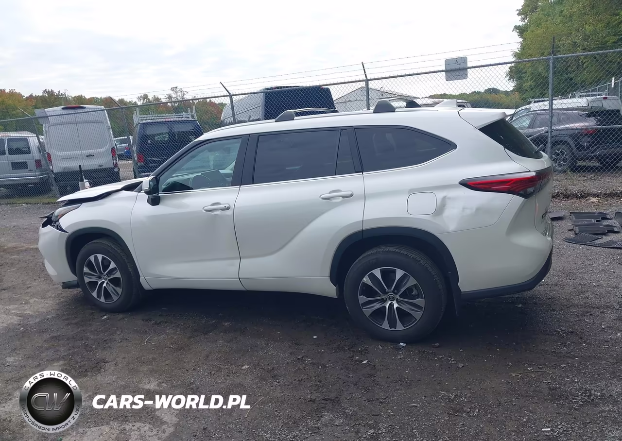 2021 Toyota Highlander Xle VIN:5TDHZRBH9MS523357 - 14