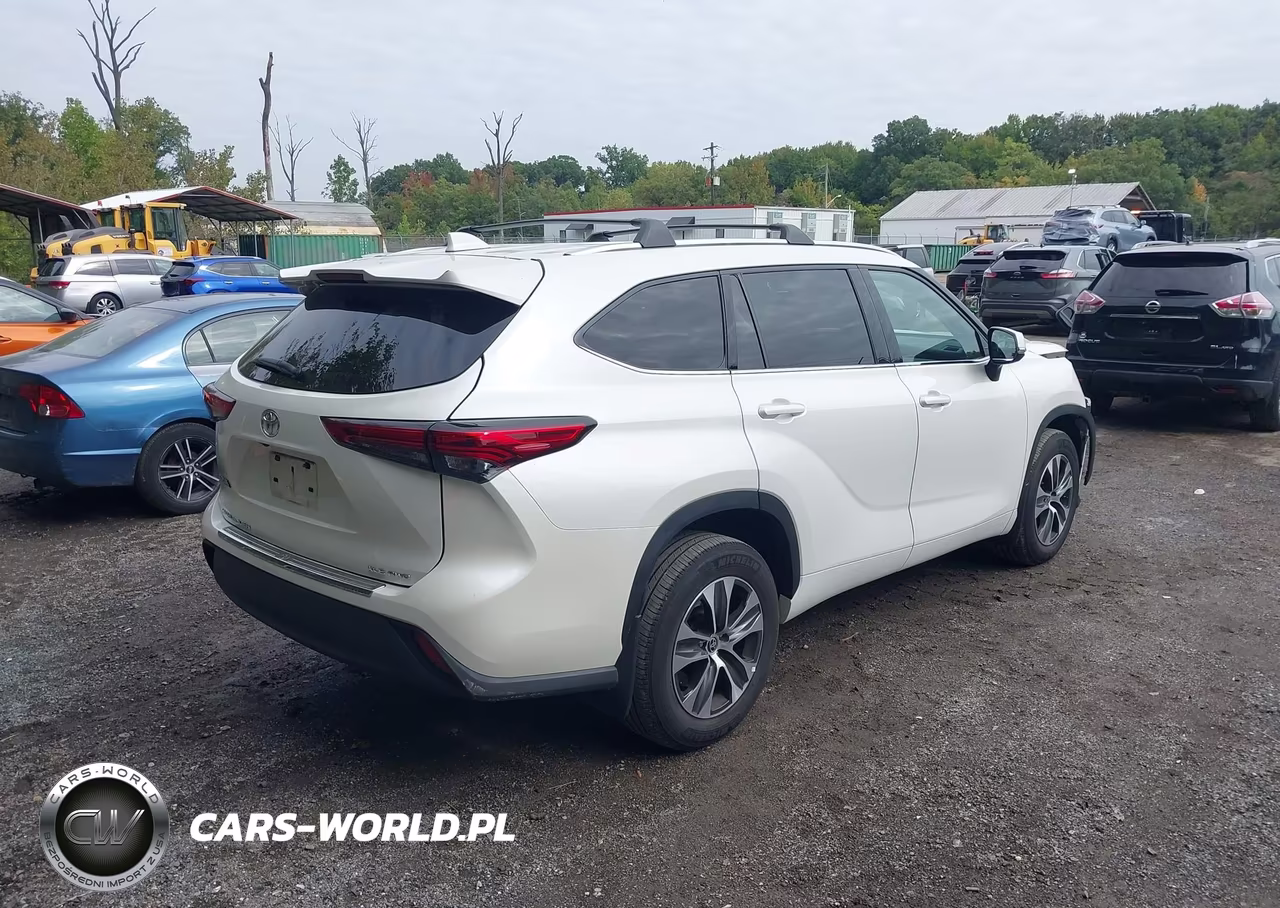2021 Toyota Highlander Xle VIN:5TDHZRBH9MS523357 - 4