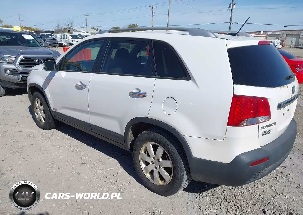 2011 Kia Sorento Lx VIN:5XYKTCA1XBG055349 - 3