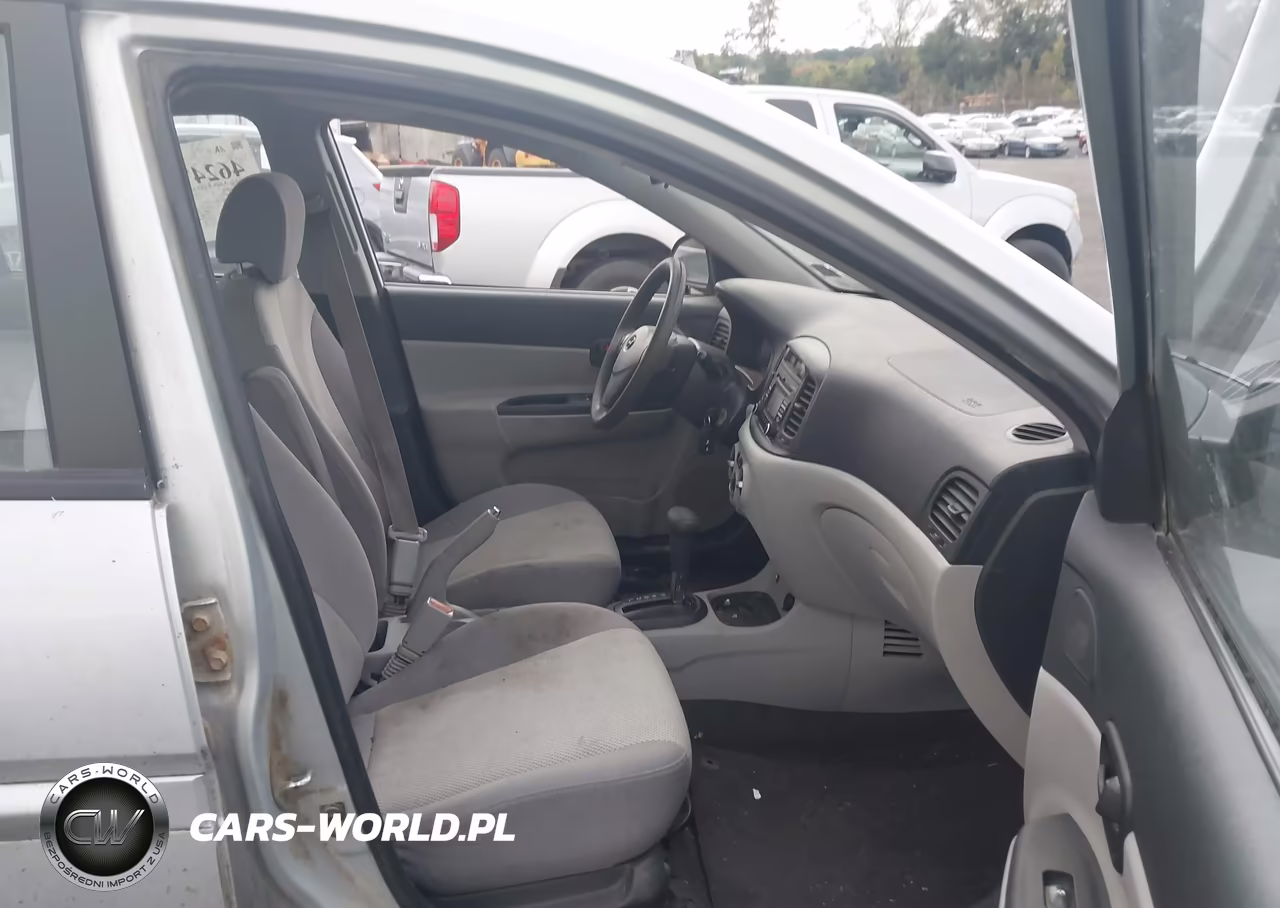 2009 Hyundai Accent Gls VIN:KMHCN46C09U320427 - 5