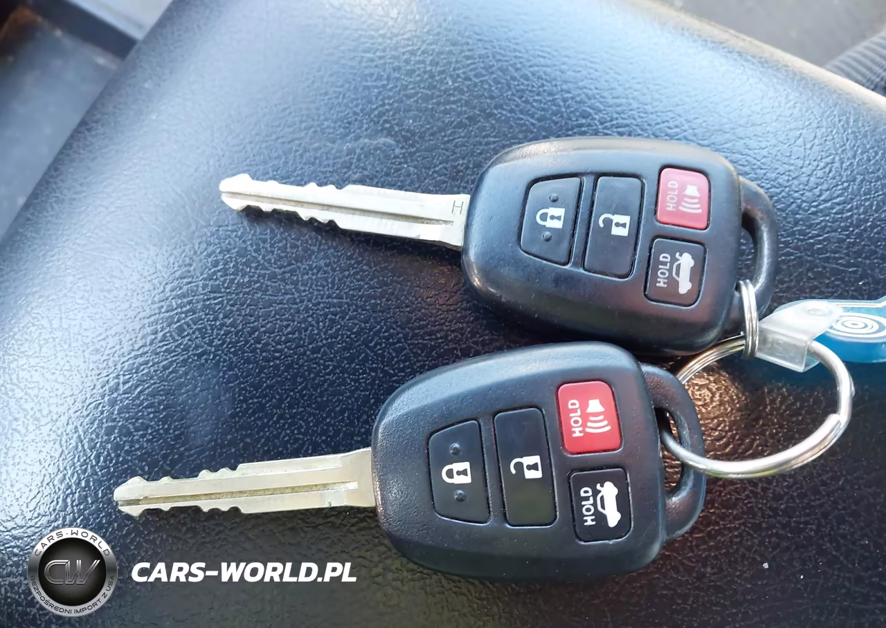 2015 Toyota Camry Le VIN:4T4BF1FK0FR449090 - 11