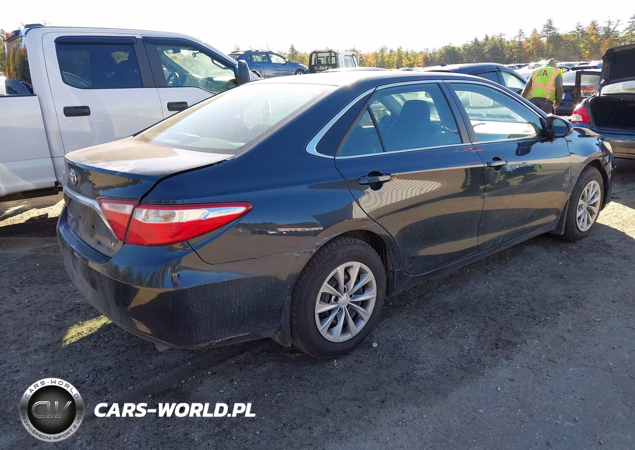 2015 Toyota Camry Le VIN:4T4BF1FK0FR449090 - 4