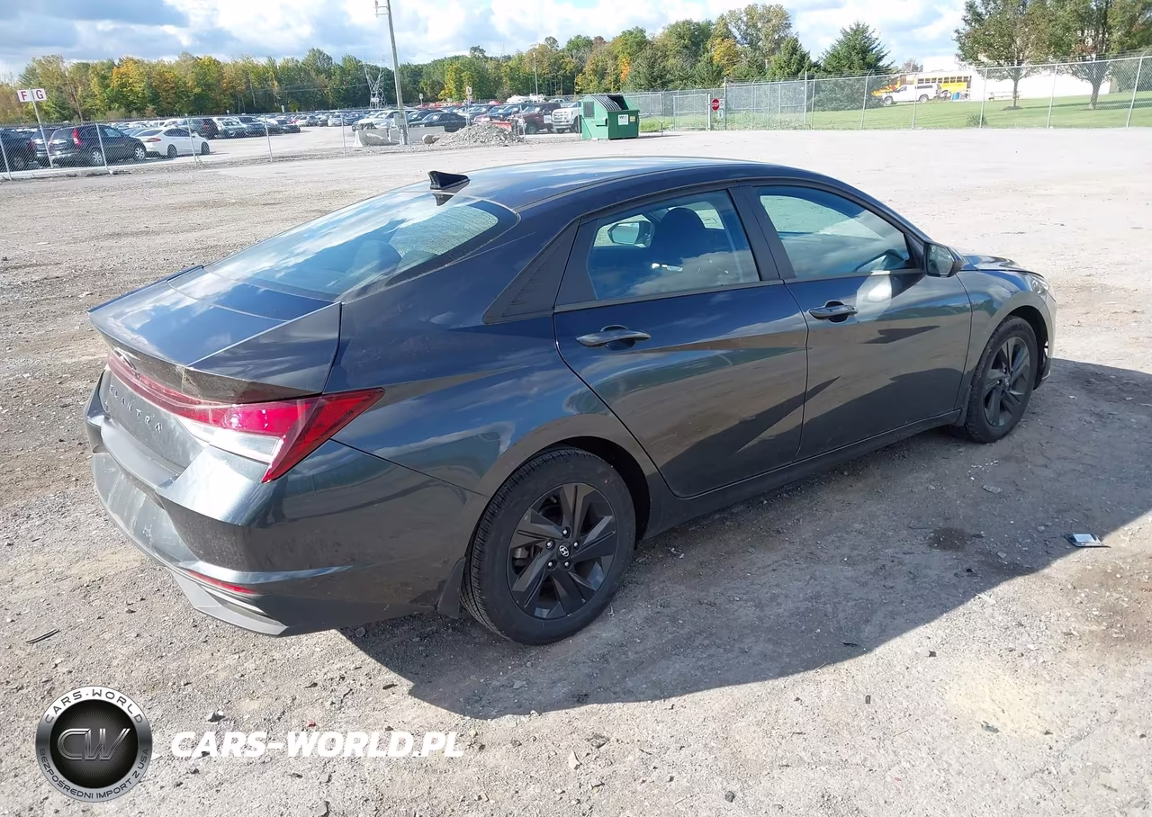2022 Hyundai Elantra Sel VIN:5NPLM4AG6NH075574 - 4