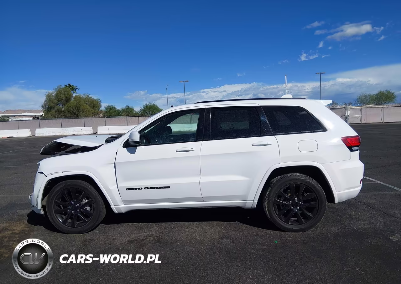 2017 Jeep Grand Cherokee Altitude 4X4 VIN:1C4RJFAG4HC759912 - 14