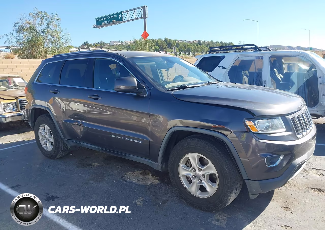2015 Jeep Grand Cherokee Laredo VIN:1C4RJEAG9FC646593 - 13