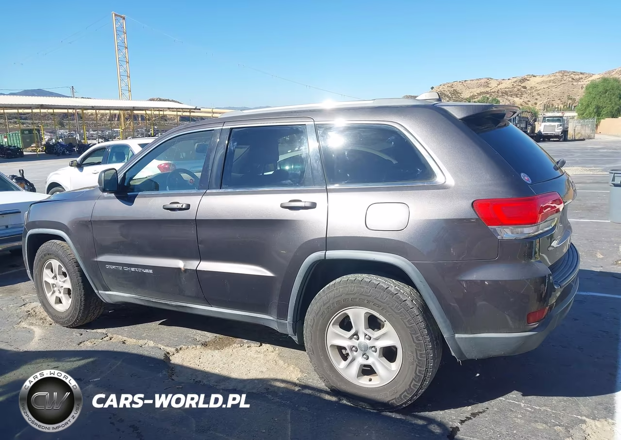2015 Jeep Grand Cherokee Laredo VIN:1C4RJEAG9FC646593 - 14