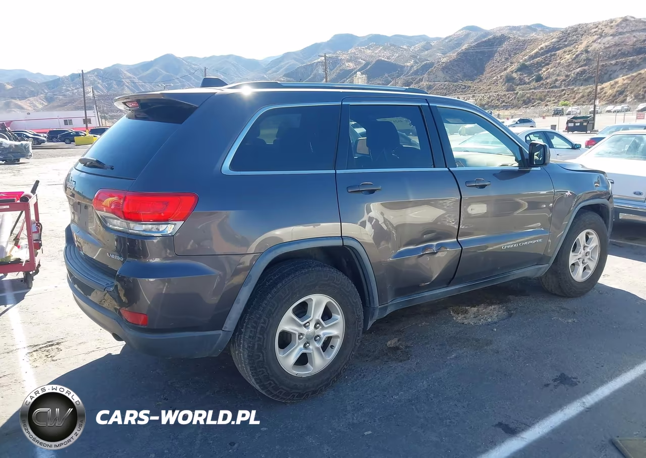 2015 Jeep Grand Cherokee Laredo VIN:1C4RJEAG9FC646593 - 4