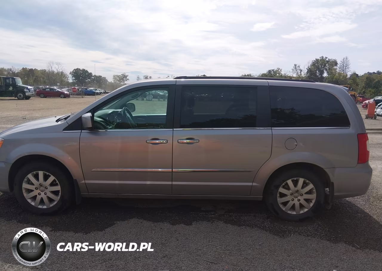 2016 Chrysler Town & Country Touring VIN:2C4RC1BG5GR104336 - 14