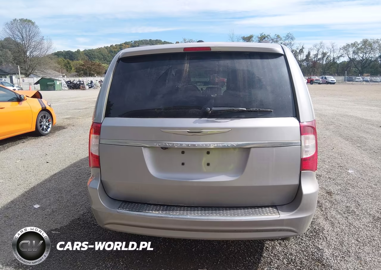 2016 Chrysler Town & Country Touring VIN:2C4RC1BG5GR104336 - 16