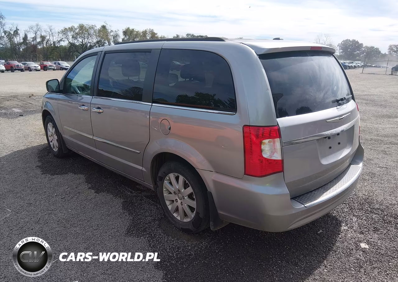 2016 Chrysler Town & Country Touring VIN:2C4RC1BG5GR104336 - 3