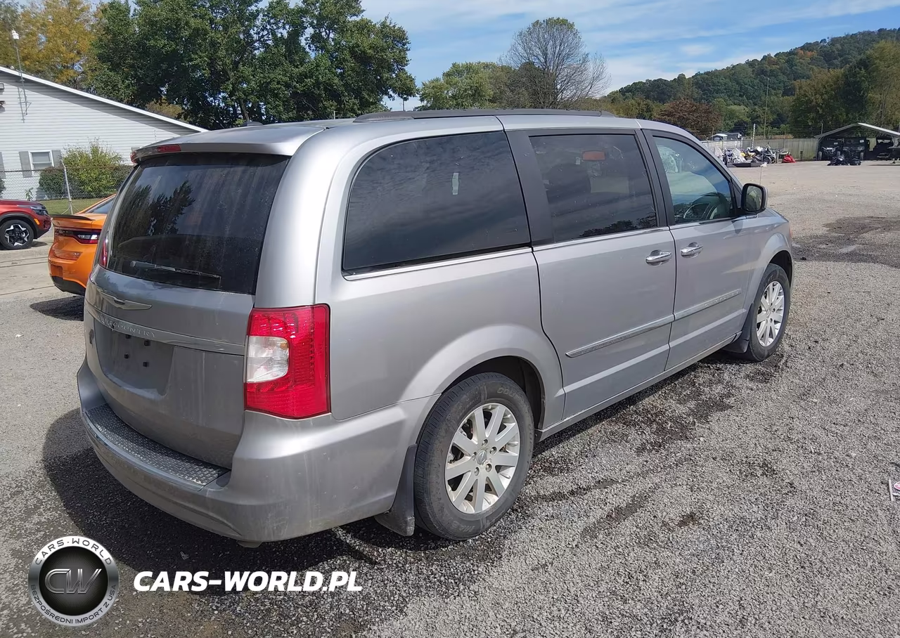 2016 Chrysler Town & Country Touring VIN:2C4RC1BG5GR104336 - 4