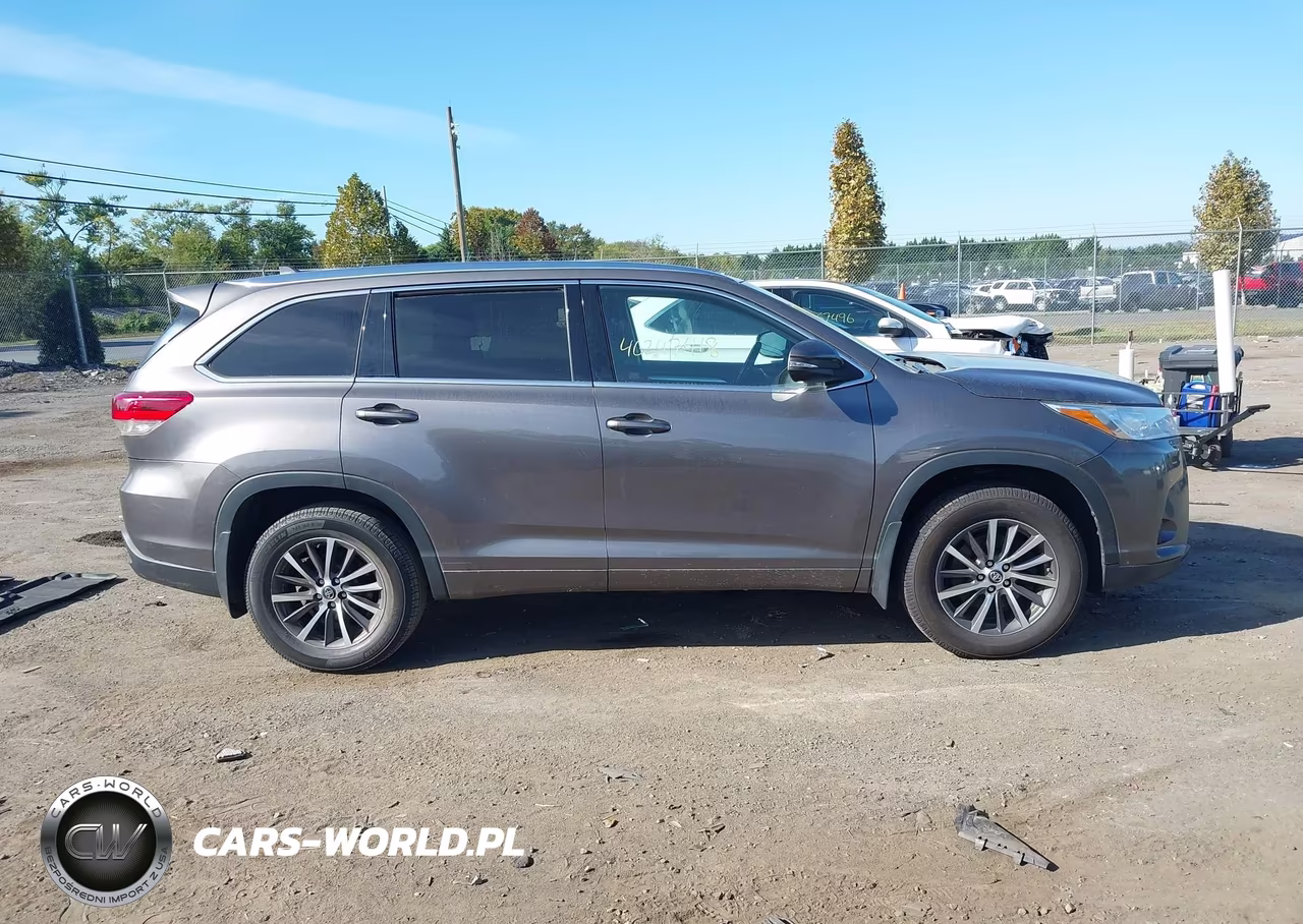 2017 Toyota Highlander Xle VIN:5TDJZRFH6HS391286 - 12