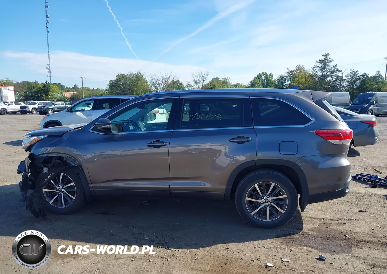 2017 Toyota Highlander Xle VIN:5TDJZRFH6HS391286 - 13
