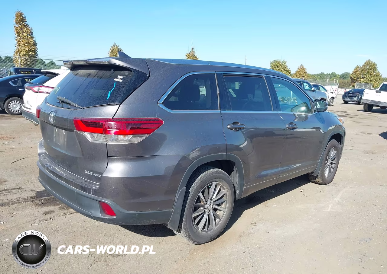 2017 Toyota Highlander Xle VIN:5TDJZRFH6HS391286 - 4