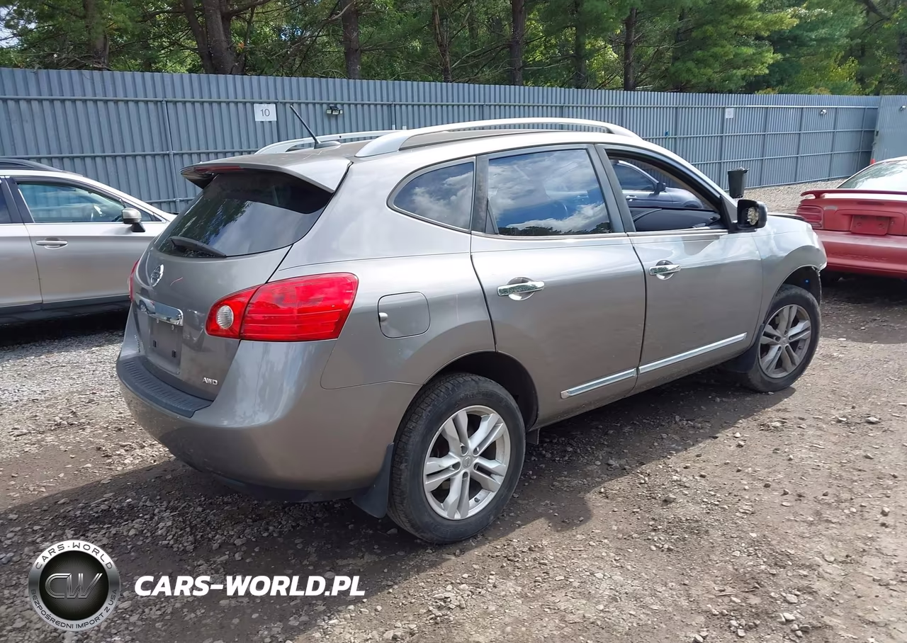 2015 Nissan Rogue Select S VIN:JN8AS5MV9FW262417 - 4