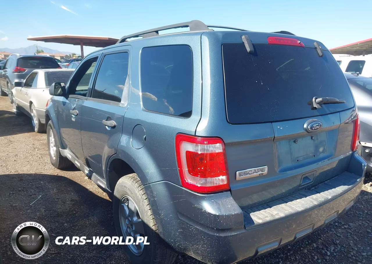 2011 Ford Escape Xlt VIN:1FMCU0D78BKA68493 - 3