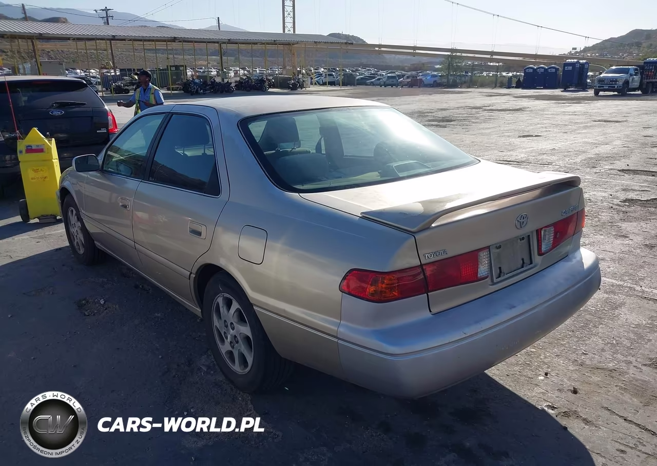 2000 Toyota Camry Le VIN:JT2BG28K4Y0423691 - 3