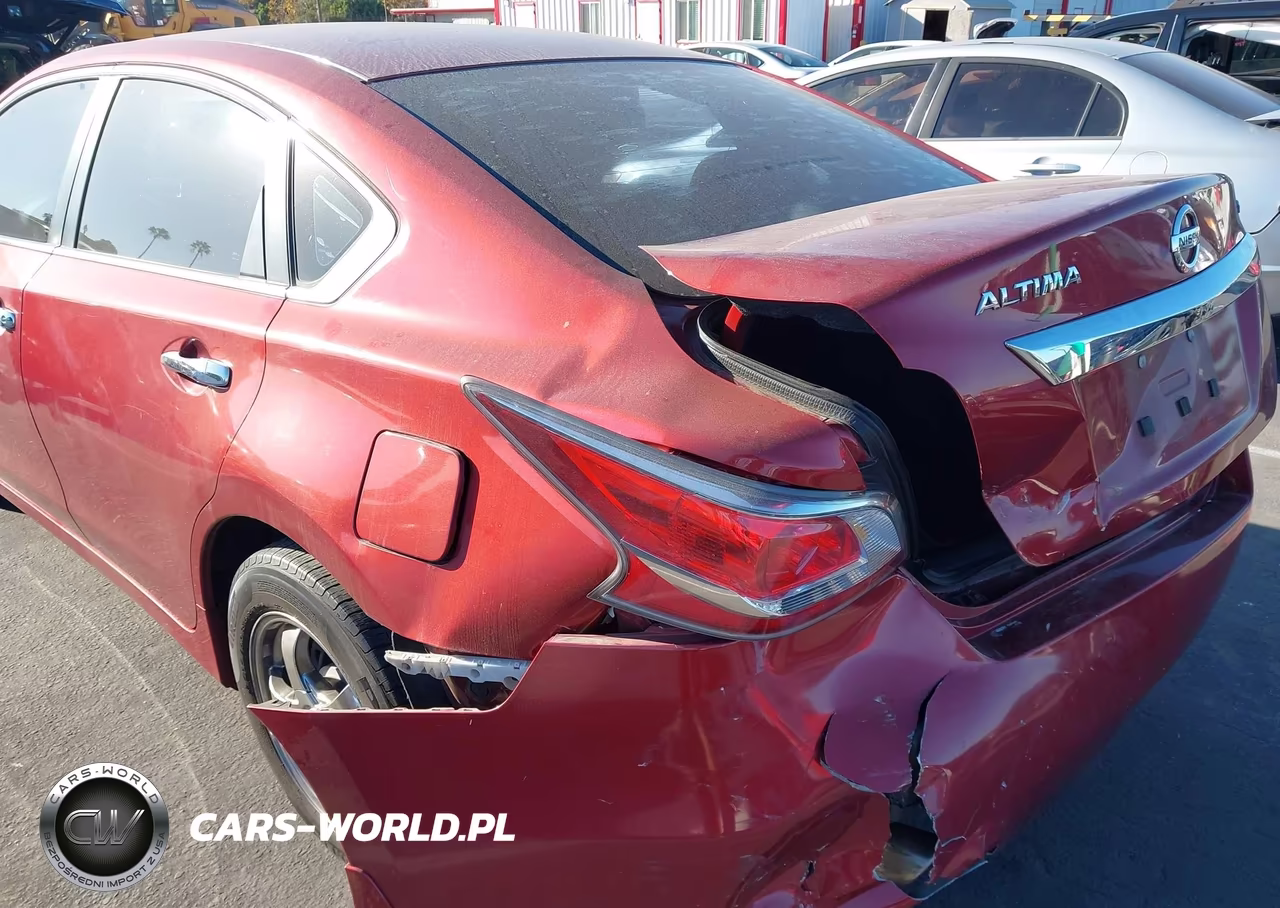 2015 Nissan Altima 2.5 S VIN:1N4AL3AP7FN916555 - 18