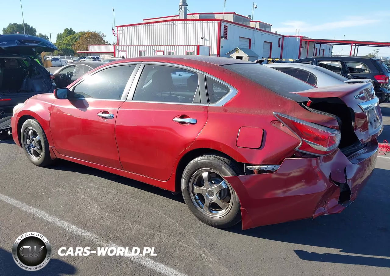 2015 Nissan Altima 2.5 S VIN:1N4AL3AP7FN916555 - 3