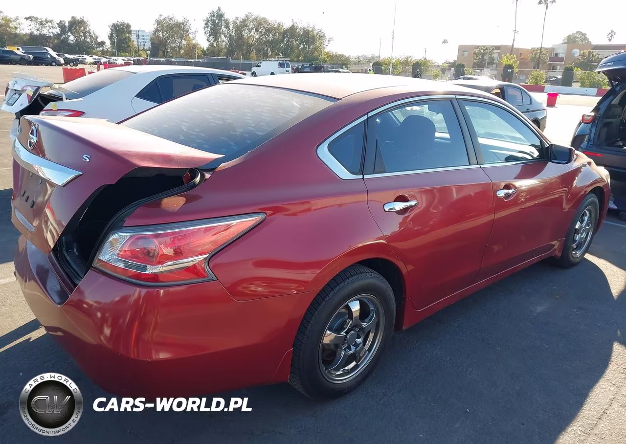 2015 Nissan Altima 2.5 S VIN:1N4AL3AP7FN916555 - 4