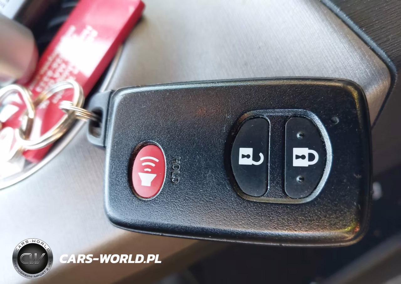 2015 Toyota Prius Three VIN:JTDKN3DU8F1893157 - 11