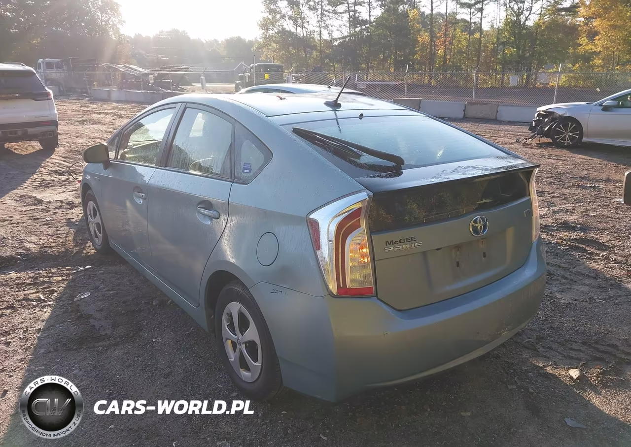 2015 Toyota Prius Three VIN:JTDKN3DU8F1893157 - 3