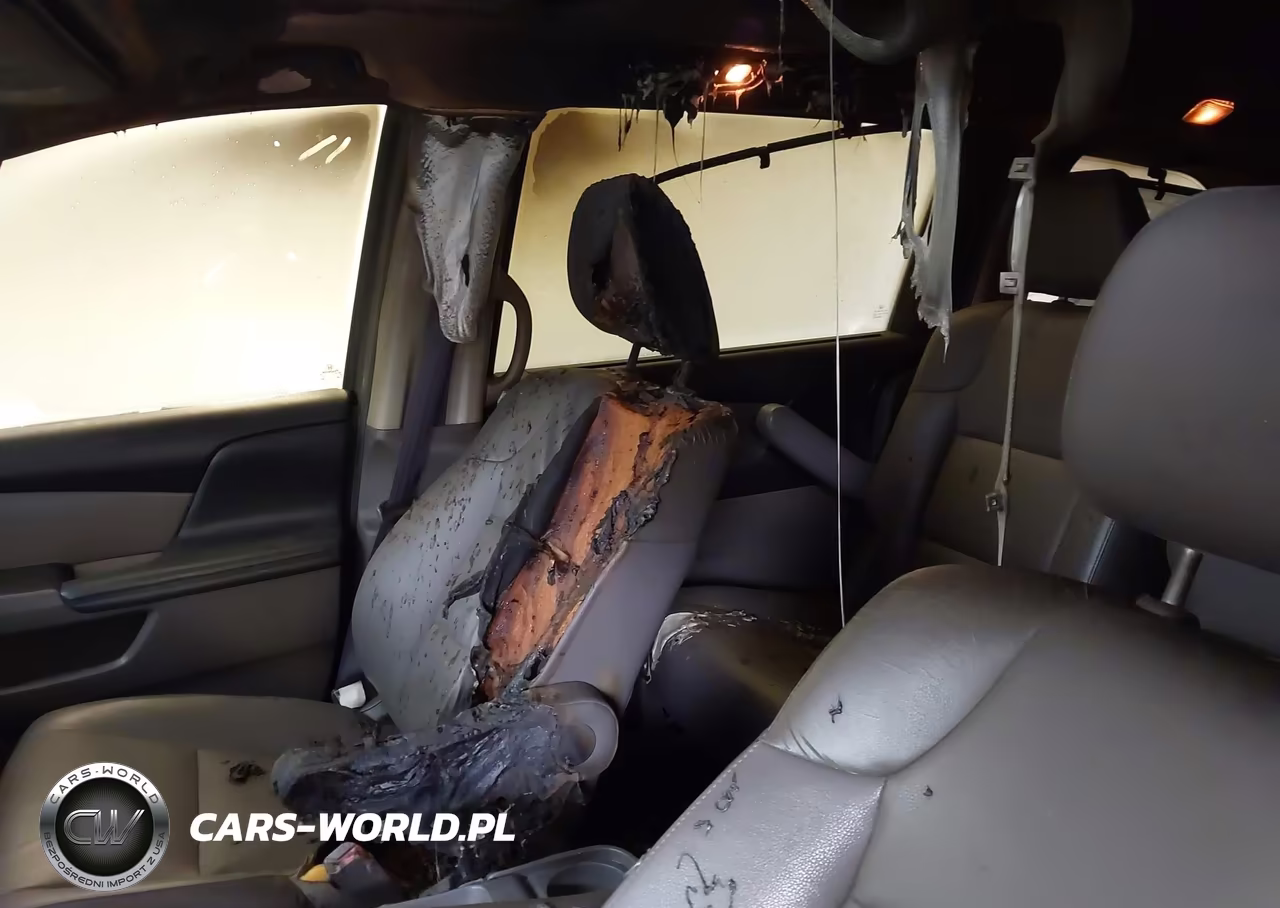 2014 Honda Odyssey Touring-Touring Elite VIN:5FNRL5H90EB074221 - 6