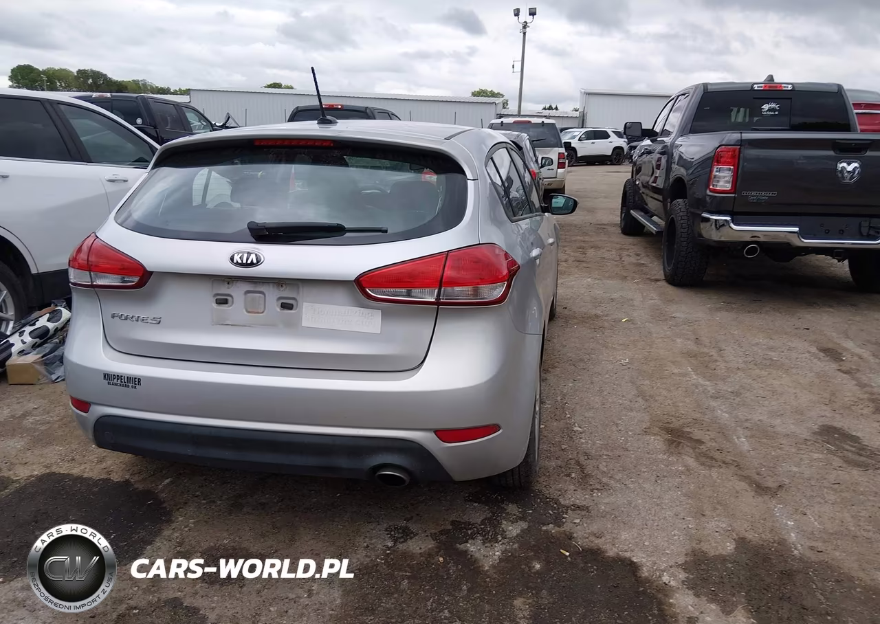 2017 Kia Forte Lx VIN:KNAFK5A87H5710854 - 4