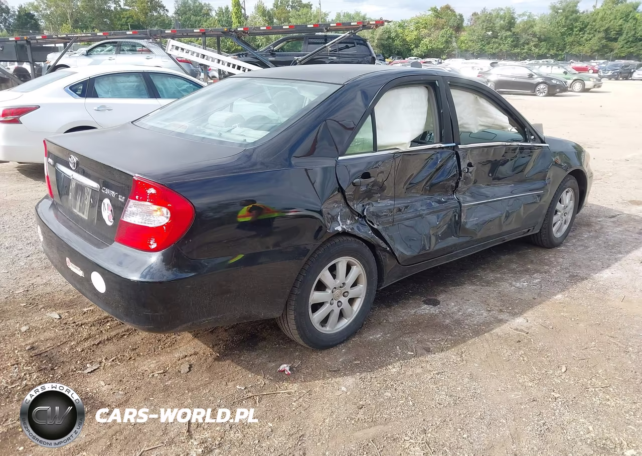 2002 Toyota Camry Xle VIN:4T1BE30K02U045931 - 4