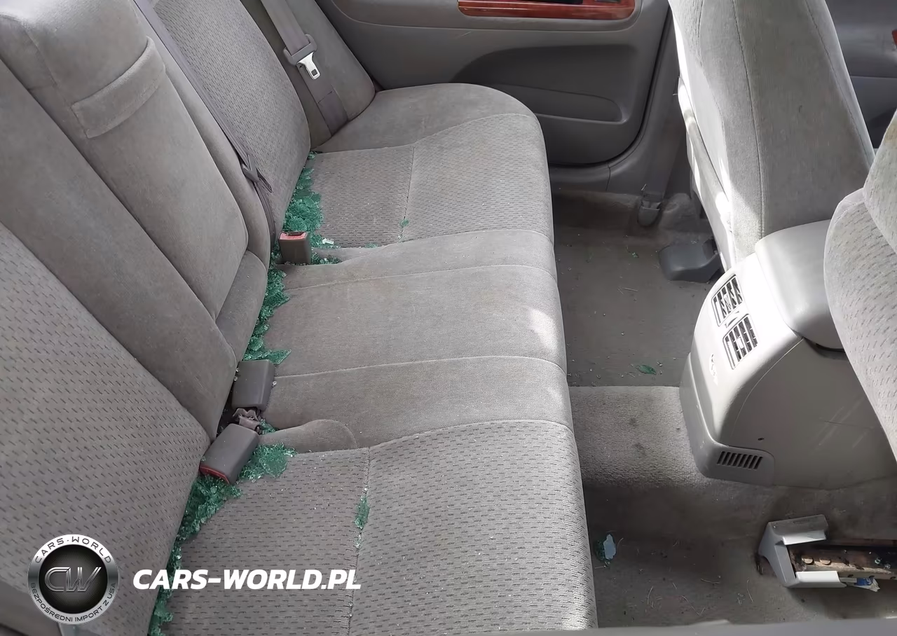 2002 Toyota Camry Xle VIN:4T1BE30K02U045931 - 8