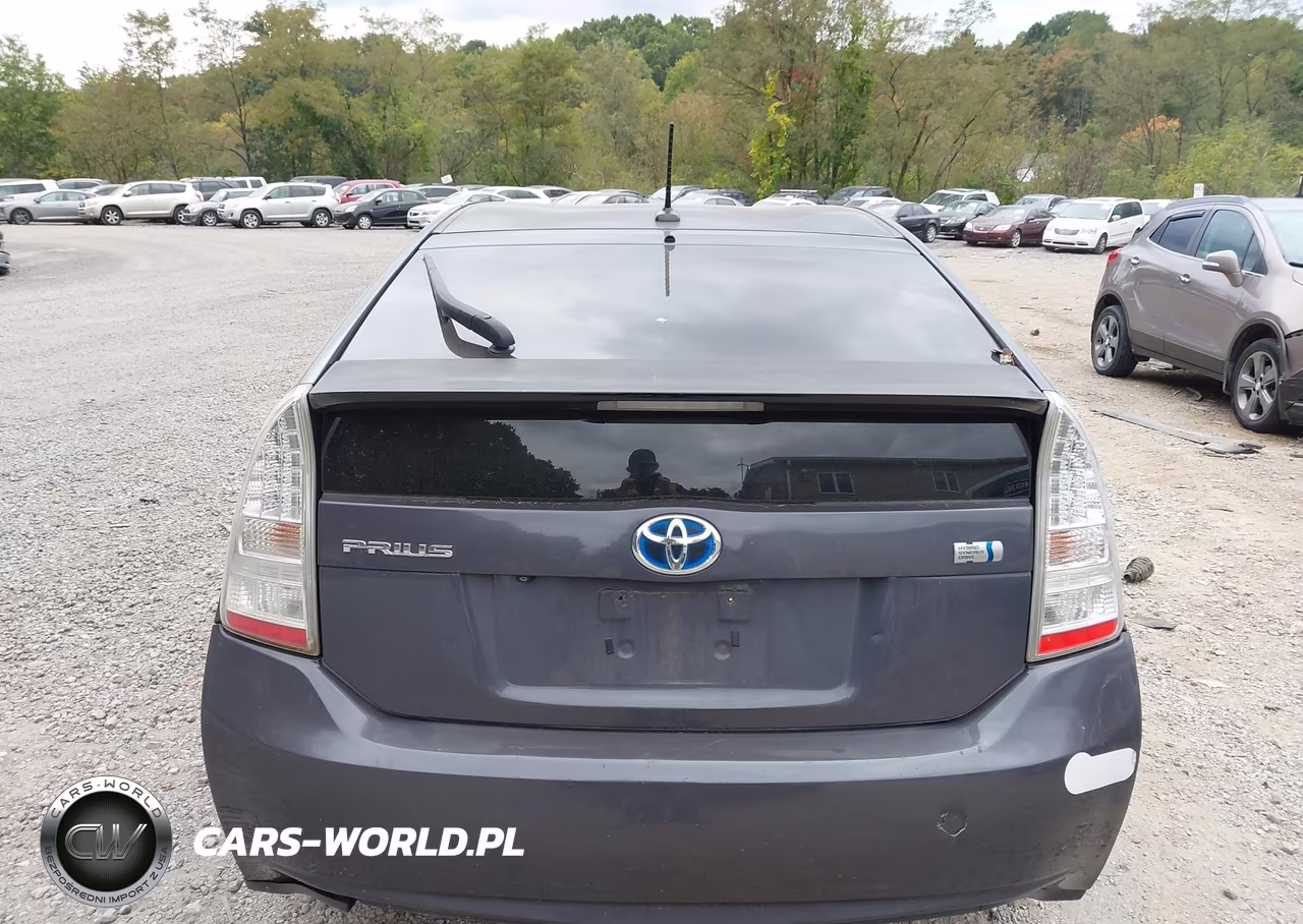 2011 Toyota Prius Four VIN:JTDKN3DU3B0319243 - 16