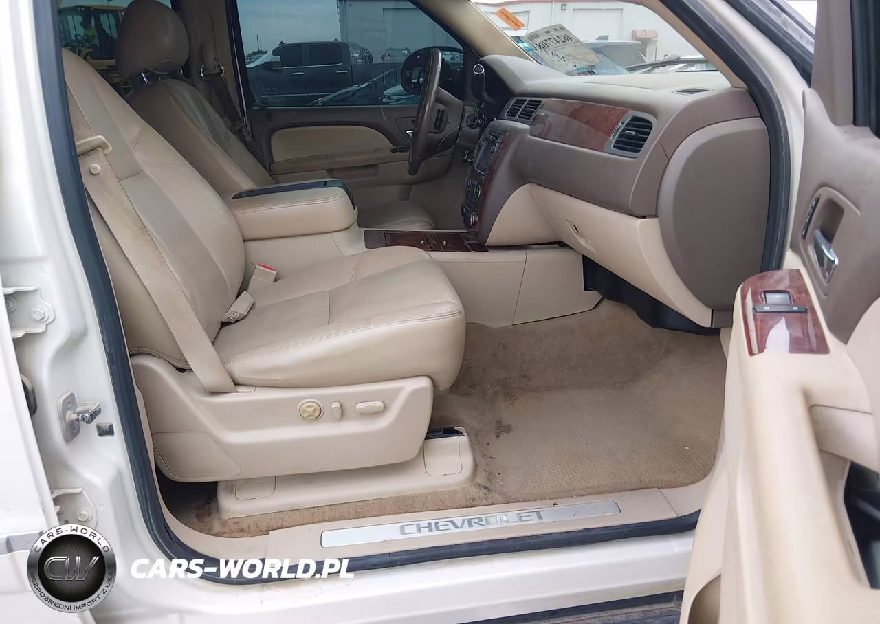 2011 Chevrolet Suburban 1500 Ltz VIN:1GNSCKE03BR361703 - 5