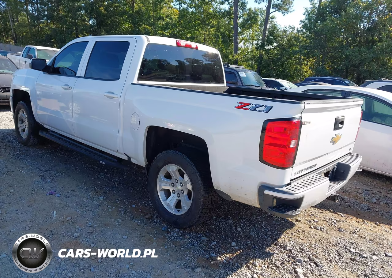 2018 Chevrolet Silverado 1500 2Lt VIN:3GCUKREC8JG325611 - 3
