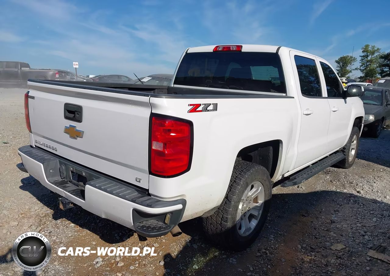 2018 Chevrolet Silverado 1500 2Lt VIN:3GCUKREC8JG325611 - 4