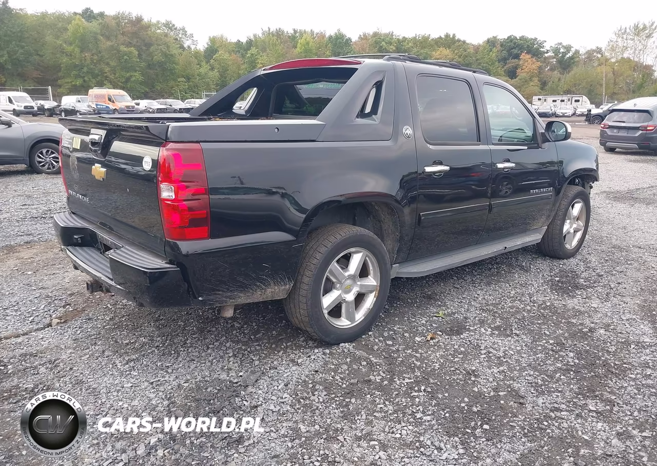 2013 Chevrolet Avalanche Lt VIN:3GNTKFE74DG349526 - 4