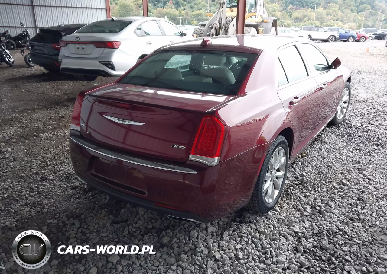 2017 Chrysler 300 Limited Awd VIN:2C3CCARG6HH614556 - 4
