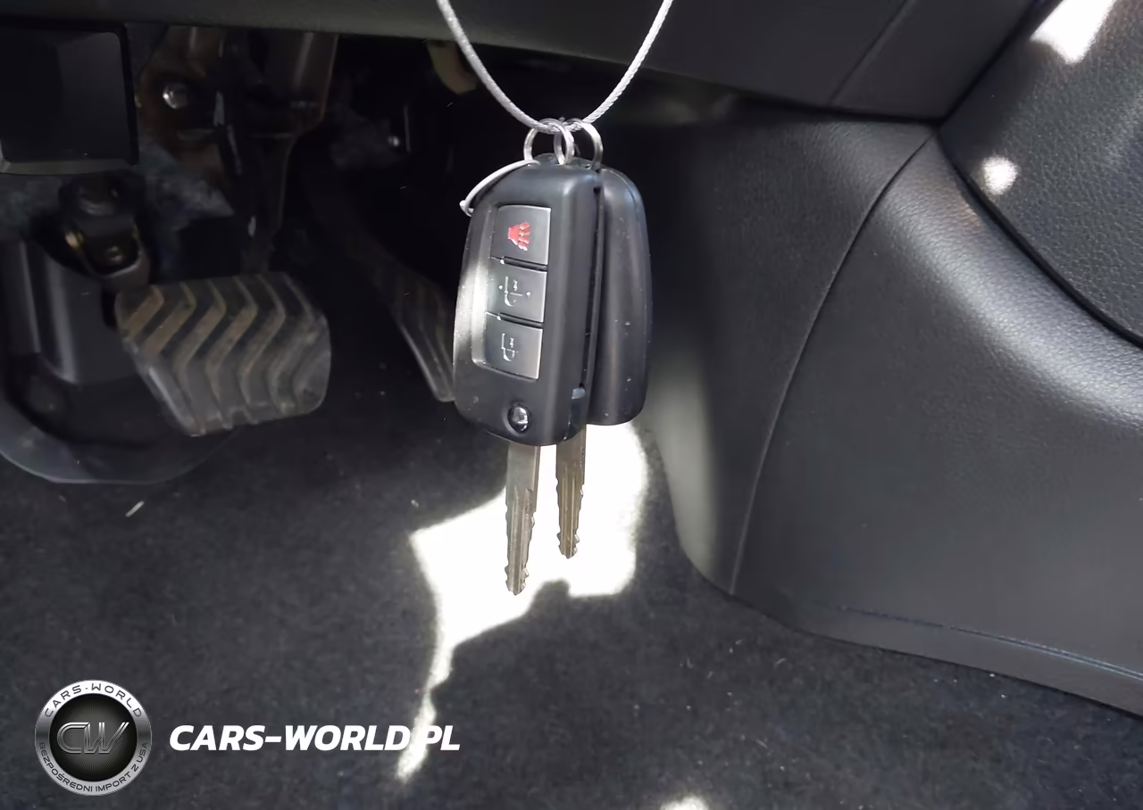2019 Nissan Rogue S VIN:5N1AT2MV7KC739098 - 11