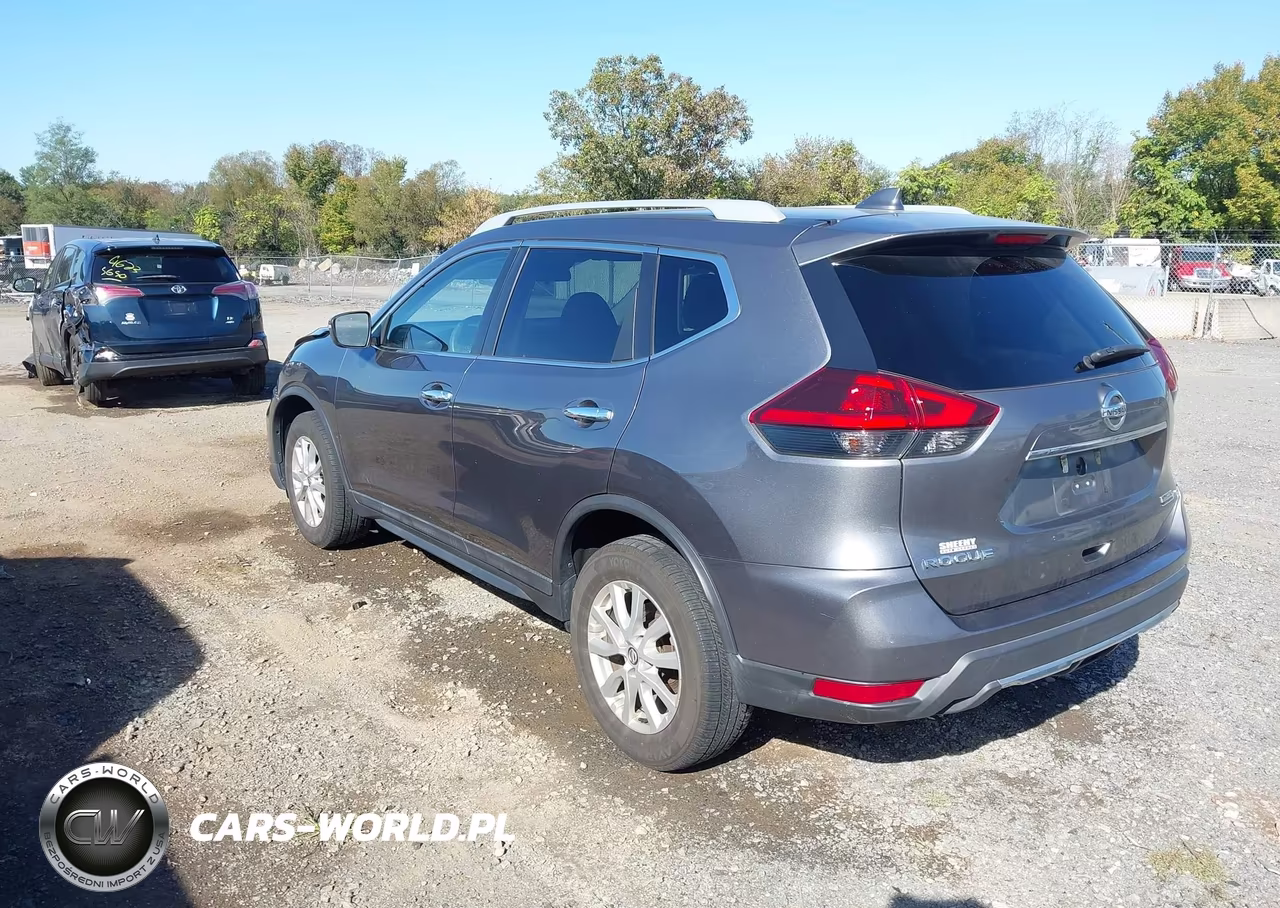 2019 Nissan Rogue S VIN:5N1AT2MV7KC739098 - 3