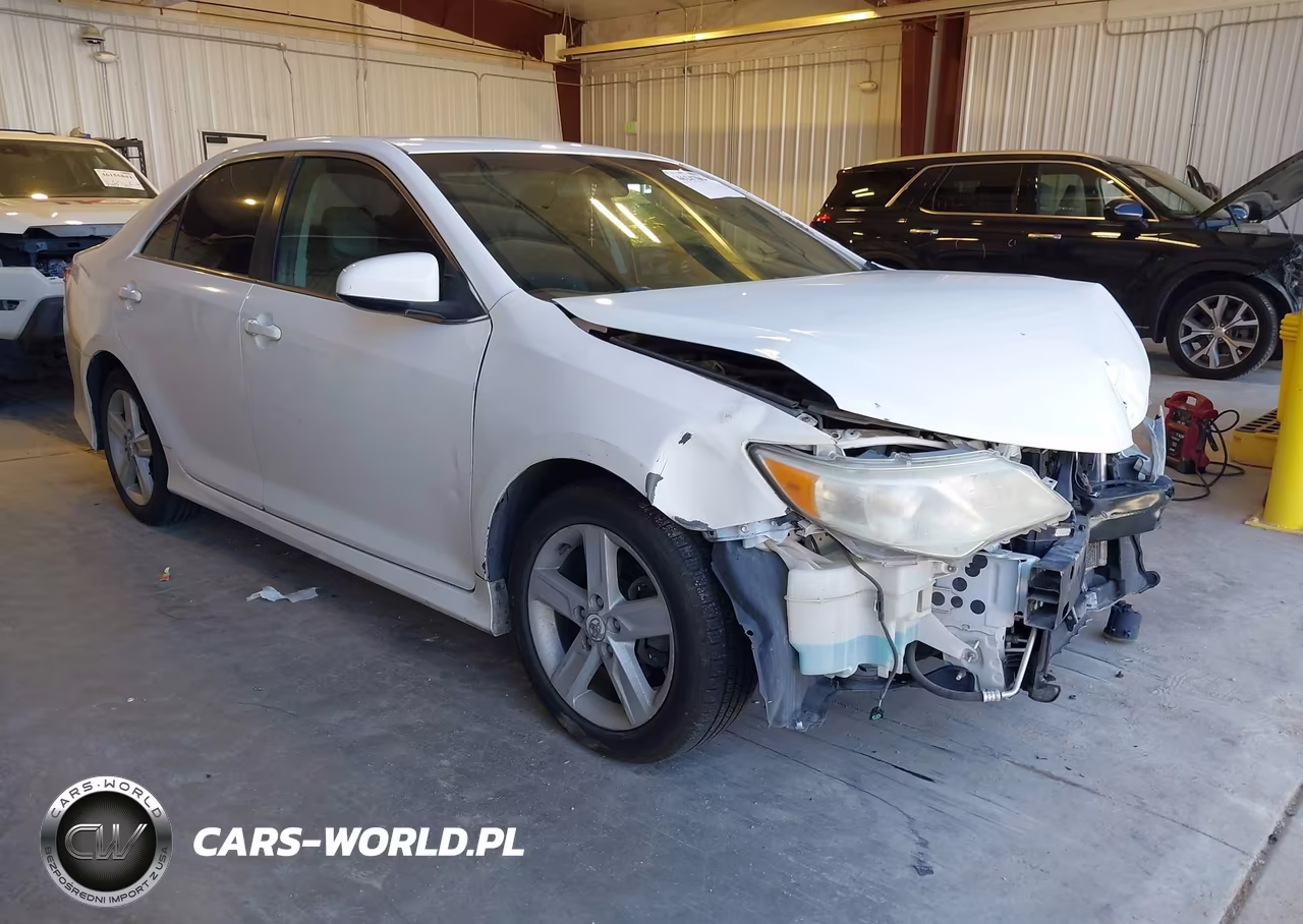 2012 Toyota Camry Se – zdjęcie 1 z 17
