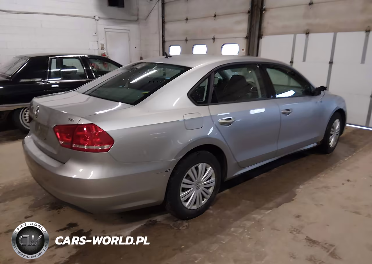 2014 Volkswagen Passat 1.8T S VIN:1VWAS7A31EC069735 - 4