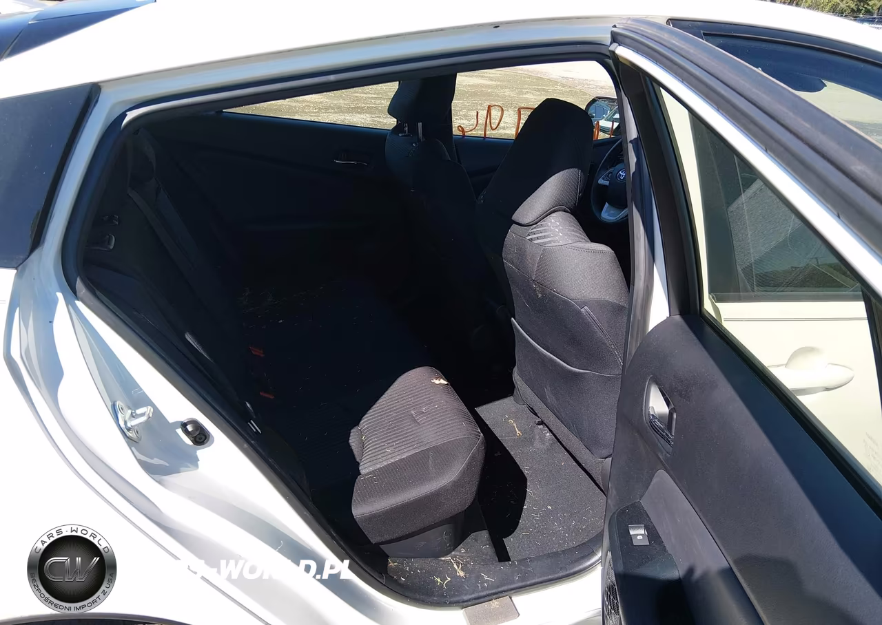 2018 Toyota Prius Two VIN:JTDKBRFU2J3589103 - 8