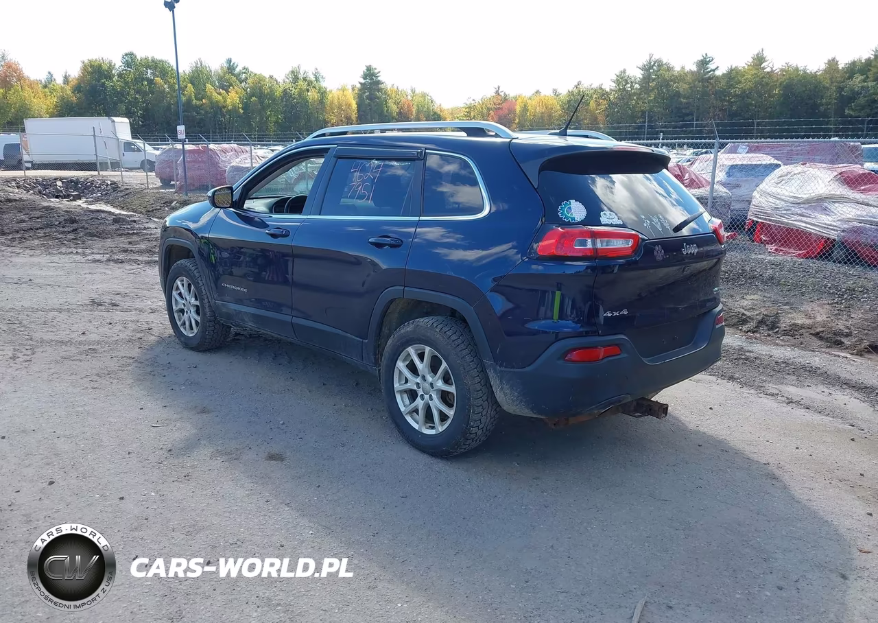 2015 Jeep Cherokee Latitude VIN:1C4PJMCB3FW755391 - 3