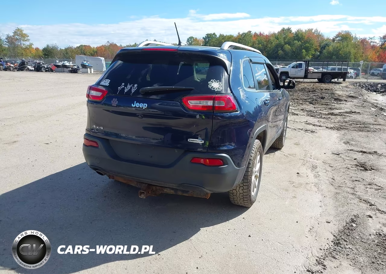 2015 Jeep Cherokee Latitude VIN:1C4PJMCB3FW755391 - 4